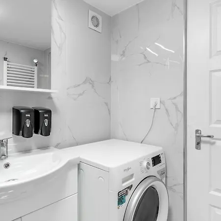 Dizsu's Place アパート